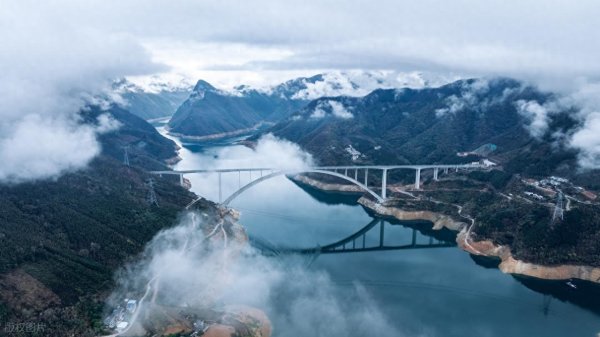 恒盈配资 基建巨头争霸: 中国能建能否逆袭中国交建, 登顶“境外工程王”?