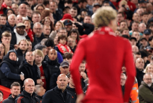 利赢汇 斯洛特：有积极的方面，但莱奥尼这样离场看上去情况并不妙